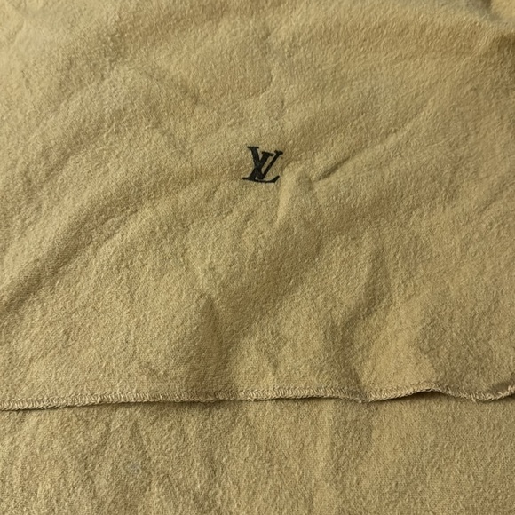 Authentic Louis Vuitton Totally MM. - Picture 11 of 16